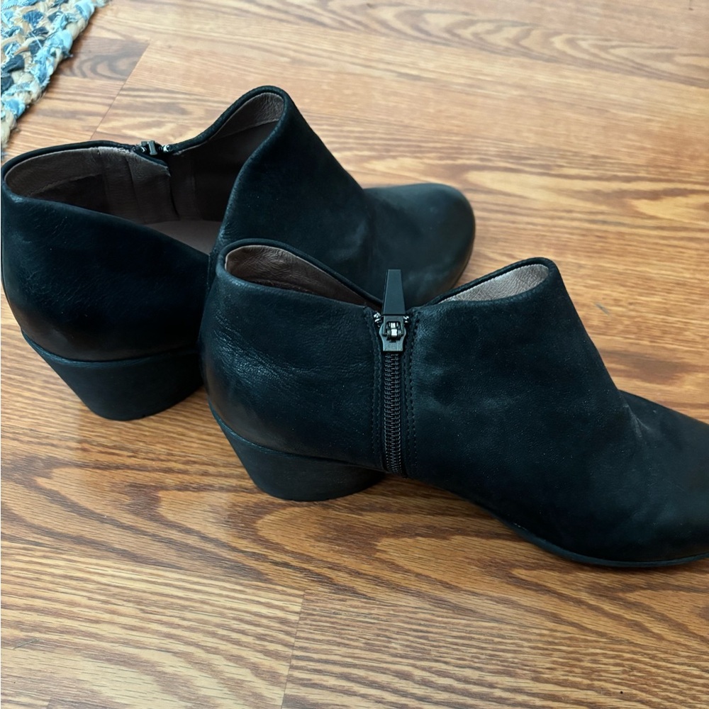 These Dansko booties re so cute! The leather is so soft and supple!